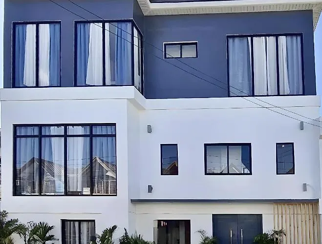 New Modern Near & Airport Apartment